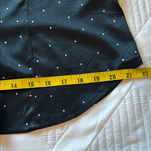 Chico‘s polkadot women’s Button-Up Shirt. Office casual silk lightweight. - Picture 9 of 12